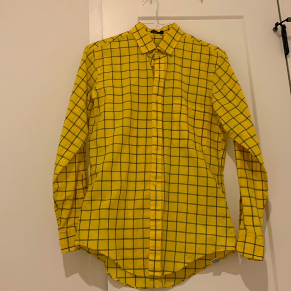 Hennessy men's medium fitted button down sport shirt, blue and yellow plaid